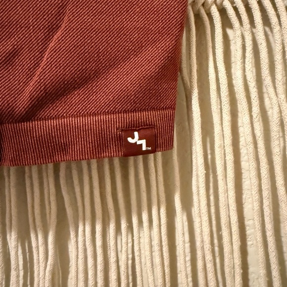 JoyLab Rust Metallic Shimmer Sports Bra Medium – Stylish Workout Top w/ Back Cut - Picture 2 of 3